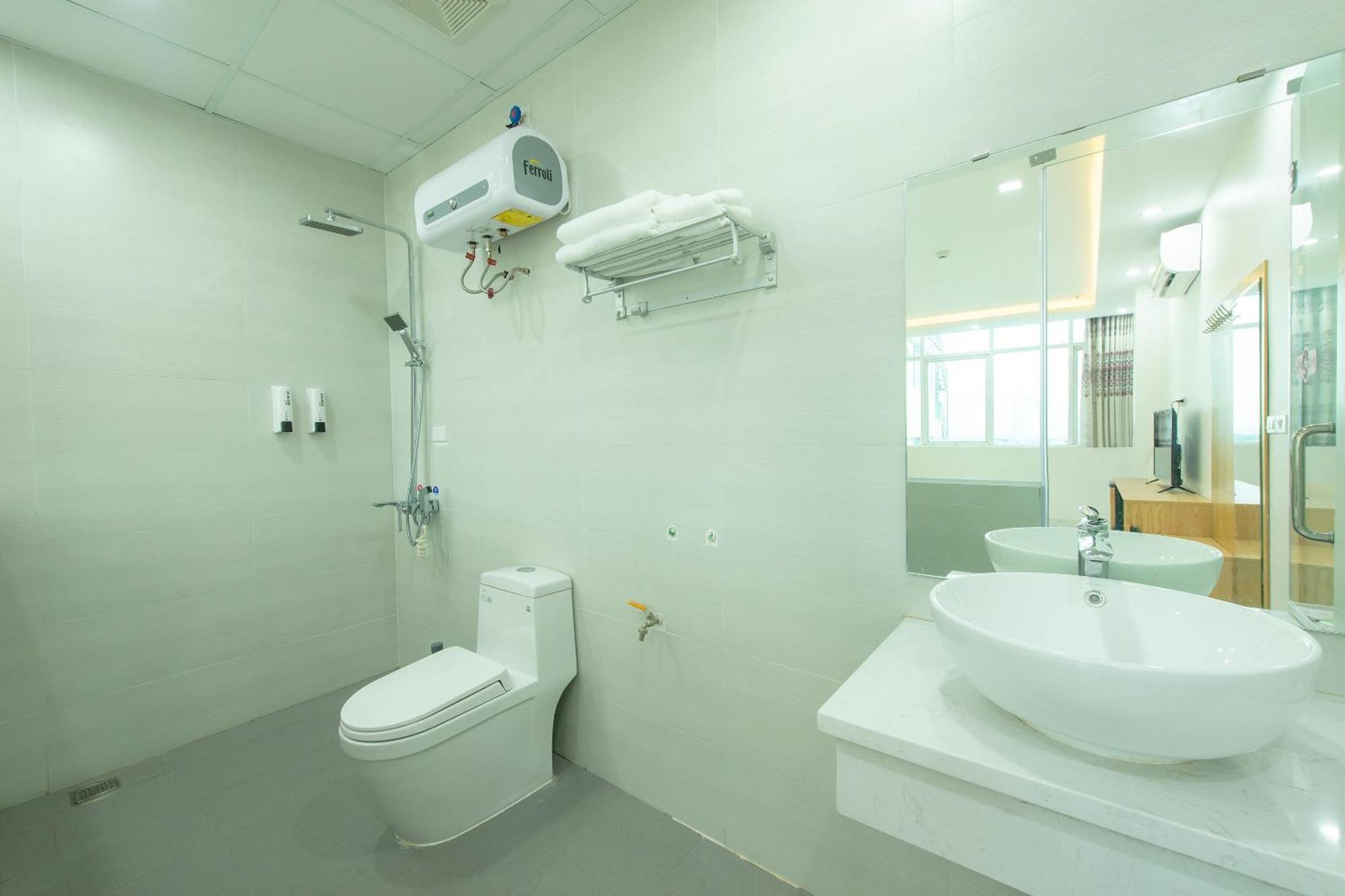 Capital O 417 Truong Son Hotel 하노이 외부 사진